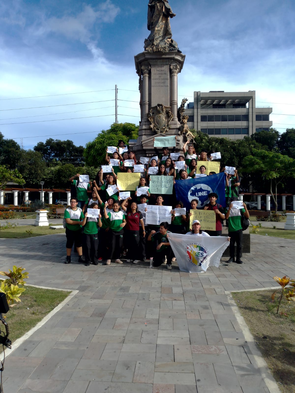 Manifestação contra aumento da tarifa de ônibus em Manaus