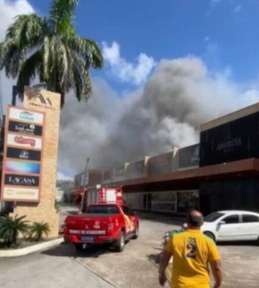 Inc Ndio Atinge Centro Comercial Na Zona Oeste De Manaus