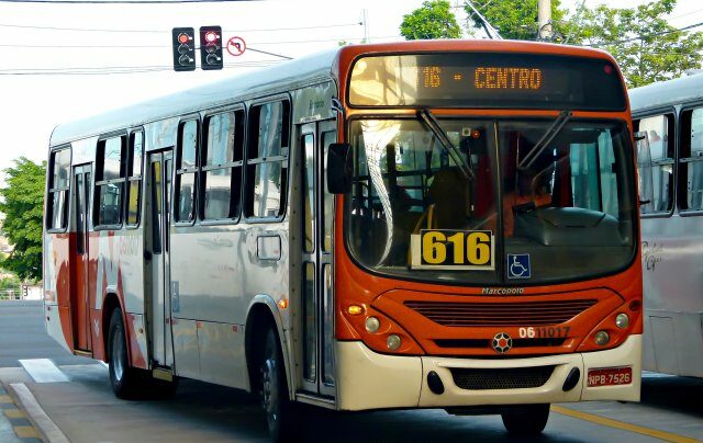 Linha do &ocirc;nibus 616 &eacute; suspensa temporariamente em Manaus - R&aacute;dio Rio Mar