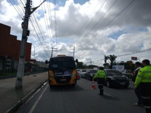 Transporte Seguro: 'Amarelinhos' passam por fiscalização em Manaus