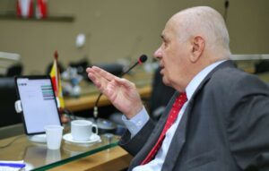 Deputado Serafim Correa criticou ausência dos deputados. Foto: Divulgação Assessoria