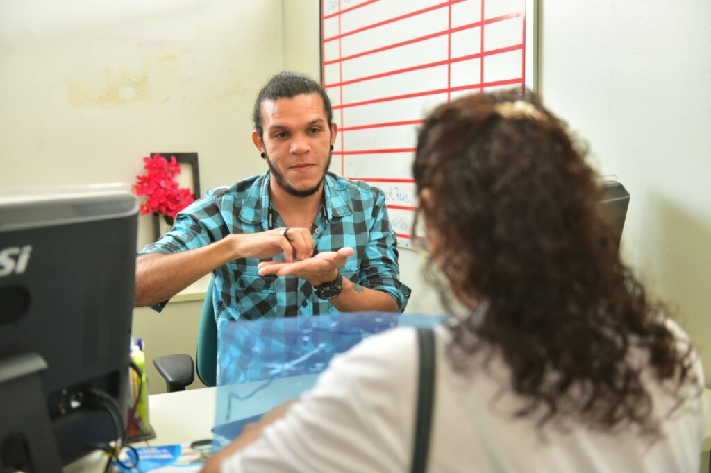 Atendimento em Libras será implementado nos hospitais. Foto: Bruno Zanardo/Secom