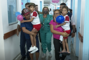  Irmãos resgatados em área de mata no município de Manicoré, recebem alta hospitalar, após 20 dias internados em Manaus.