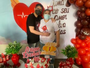 Jovem celebra aniversário no Hemoam