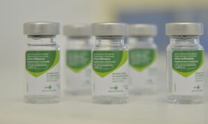 Vacinação contra influenza é fundamental, reforça especialista. Foto: Agência Brasil