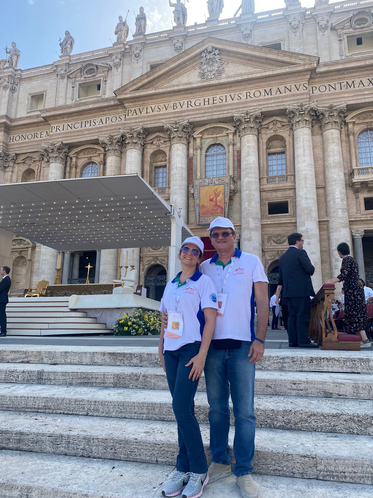 Casal destaca participação no X Encontro Mundial das Famílias realizado em Roma