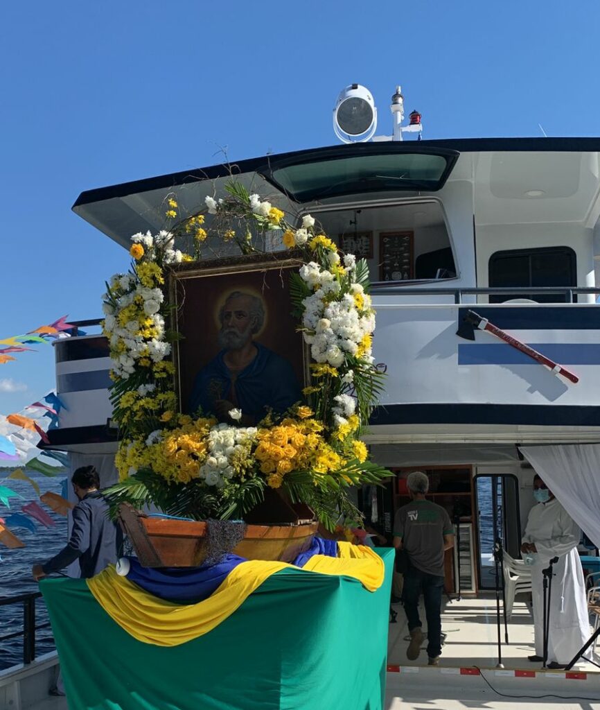 Procissão fluvial e missa encerram festejos de São Pedro em Manaus