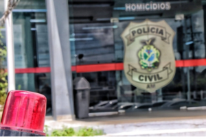 Polícia Civil prende três homens suspeitos de homicídio qualificado praticado contra um idoso na zona leste de Manaus.