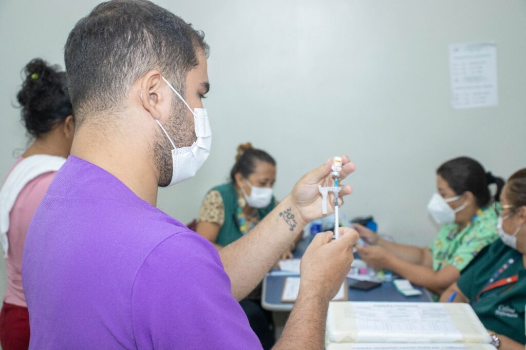 A vacina está disponível nas 171 UBSs de Manaus (Foto Divulgação)