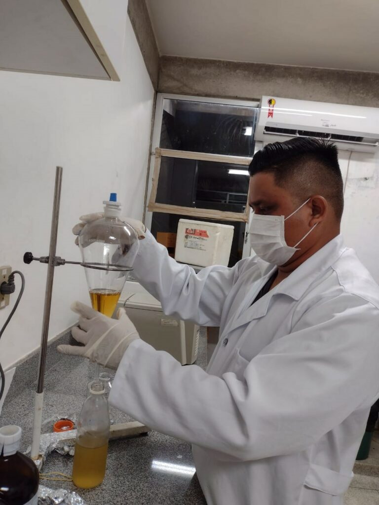 Realização de testes no laboratório de biotecnologia do Inpa (Foto Divulgação) 