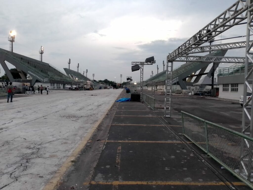 Mega estrutura está sendo montada para o "Boi Manaus 2022" (Foto: Nuno Lôbo)