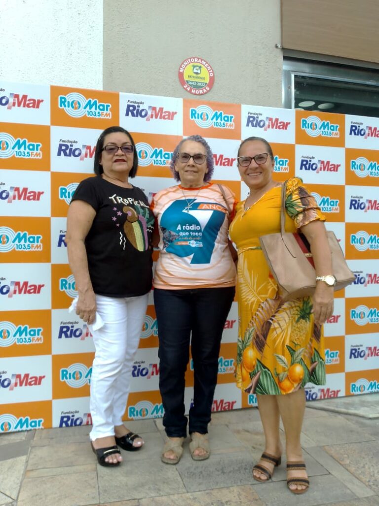 Ouvintes da Rádio Rio Mar (Foto: Nuno Lôbo)