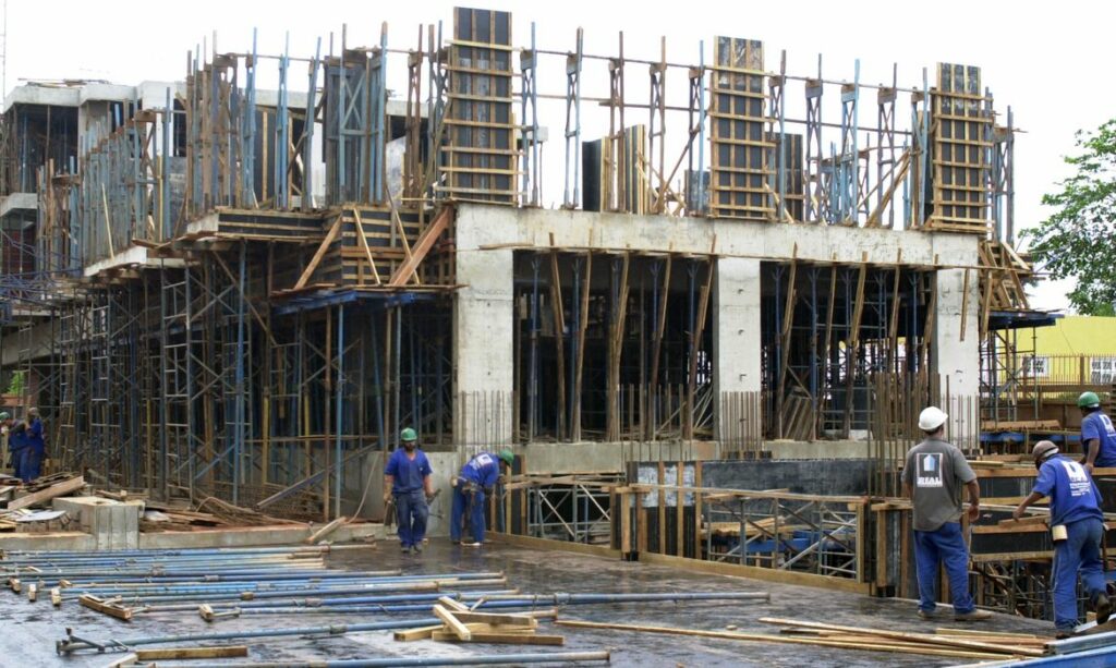 Mão de obra eleva custos da construção civil no AM (Foto: Agência Brasil)