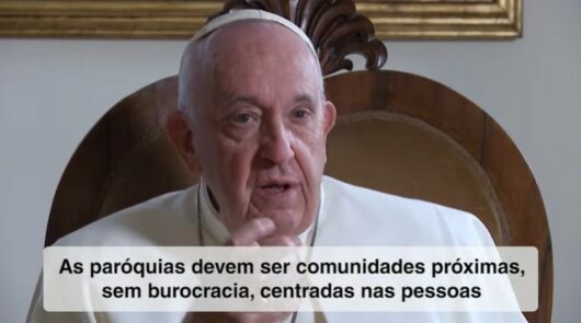 Papa afirma que “Paróquia deve ser lugar de serviço e generosidade”