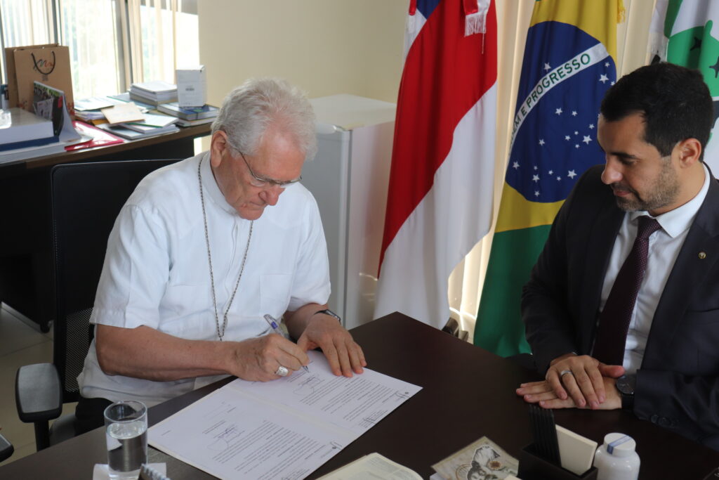 Cáritas Arquidiocesana de Manaus assina termo de cooperação técnica com Defensoria Pública do Estado