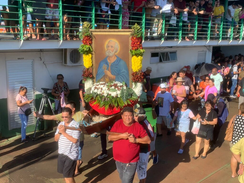 Procissão e missa marcam encerramento dos festejos em honra a São Pedro
