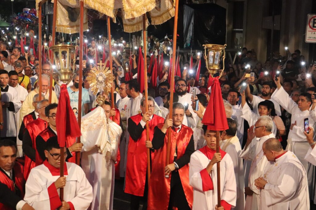 Arquidiocese de Manaus celebra Corpus Christi com missa, procissão e adoração ao Santíssimo Sacramento
