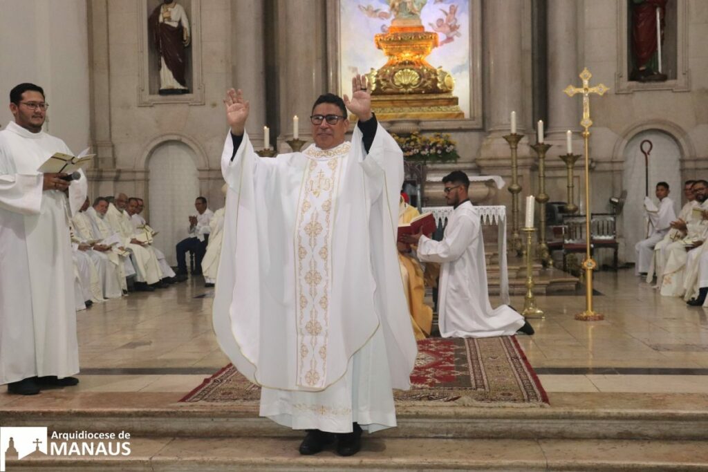 Cardeal Steiner preside ordenação presbiteral do Diácono Raimundo Nonato de Oliveira