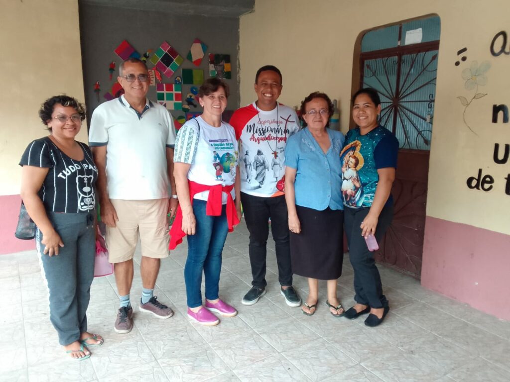 Os evangelizadores foram recebidos por diversas comunidades católicas de Manaus (Foto: Nuno Lôbo)