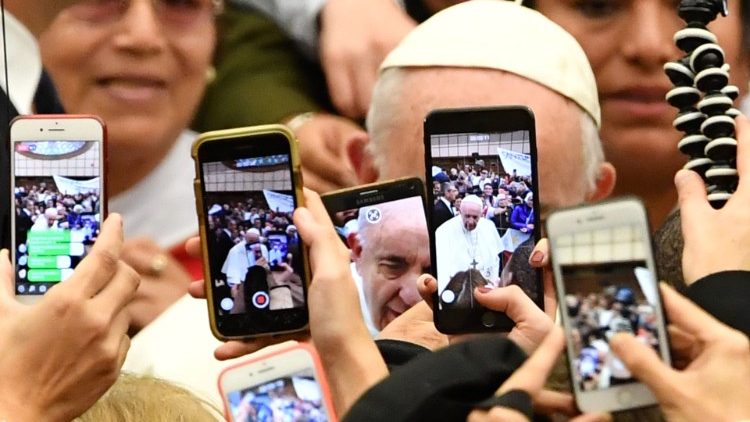 Papa Francisco: A Inteligência Artificial deve estar a serviço do desenvolvimento integral do homem e da igreja