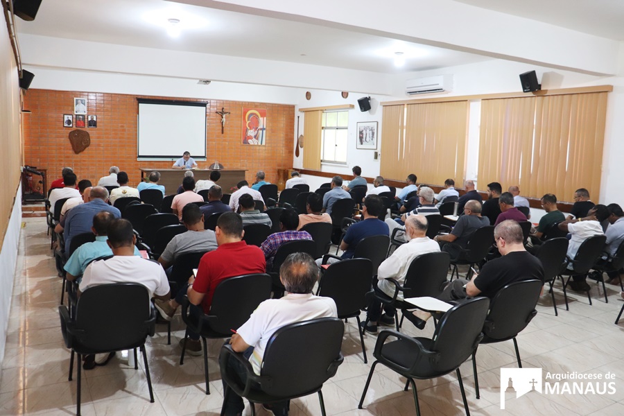 Presbíteros da Arquidiocese de Manaus reúnem-se em retiro para refletir o discipulado em Cristo