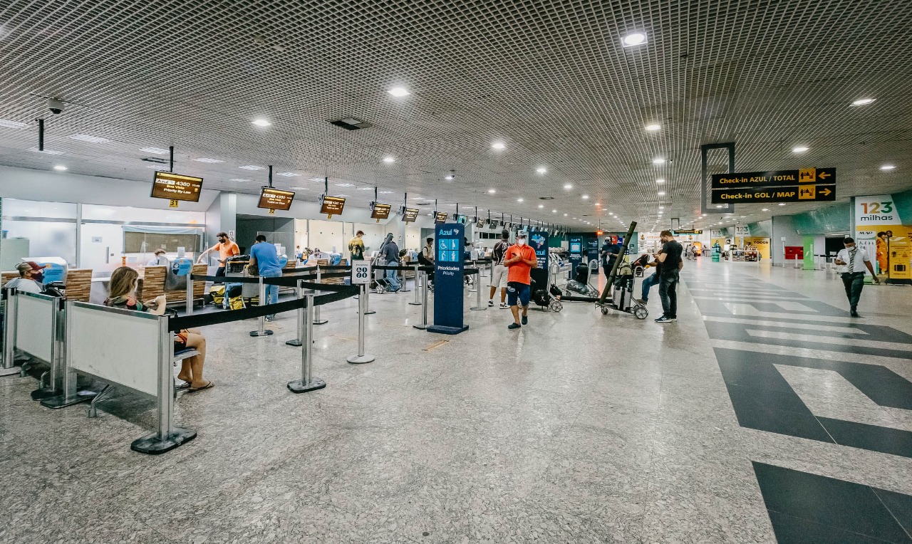 Doações podem ser entregues no balcão do aeroporto de Manaus. Foto: Divulgação/Internet