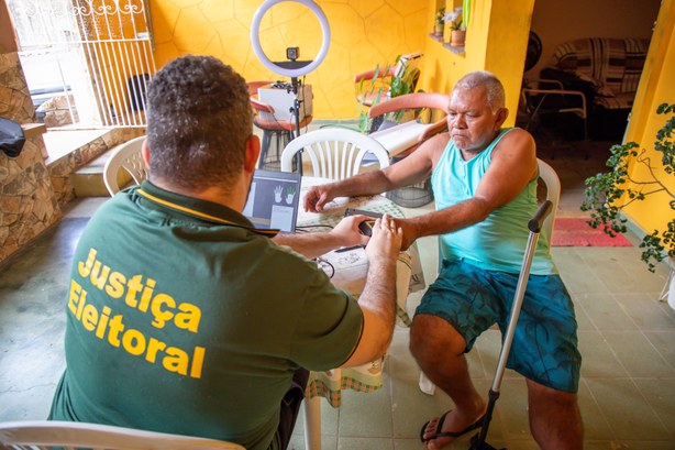 Atendimento em domicílio do TRE/AM