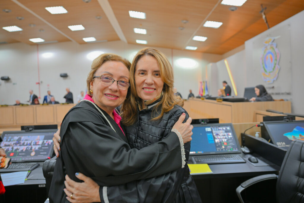 Desembargadoras Lia Maria Guedes e Ida Maria Costa (Foto Divulgação)
