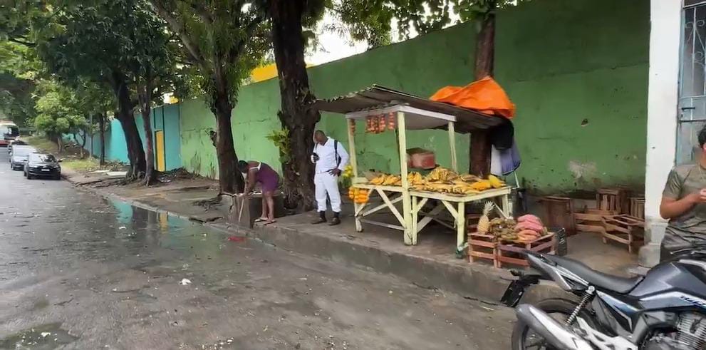 Rua Xiborena que alaga durante as chuvas (Imagem Reprodução)