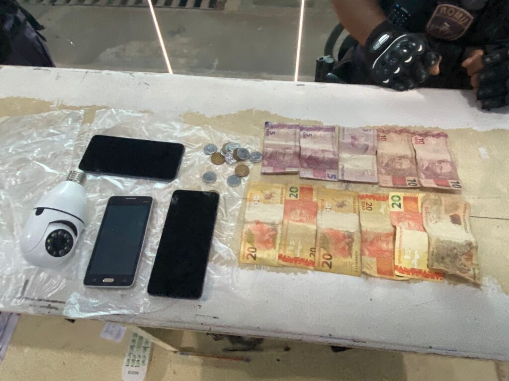 Materiais apreendidos no local da prisão (Foto Divulgação)