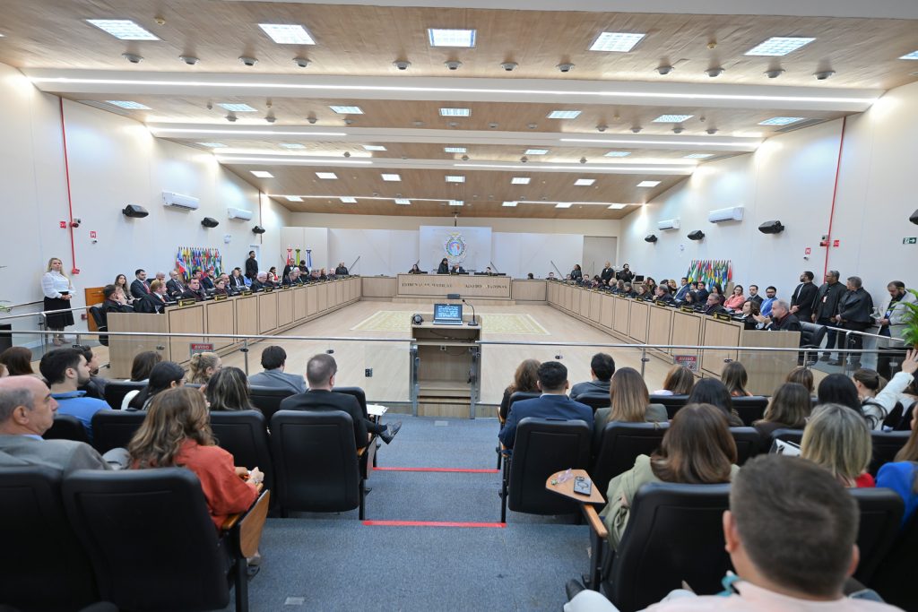 Sessão do Pleno de eleição dos novos dirigentes das Cortes (Foto: Divulgação)